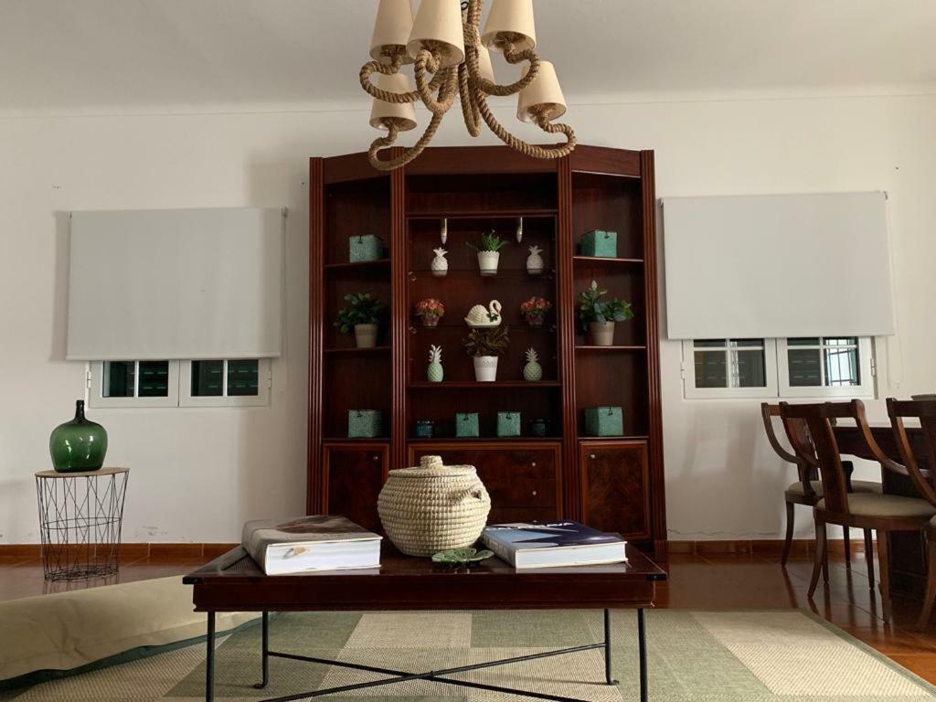 הוילה מוסטיירוס Casa Miramar מראה חיצוני תמונה